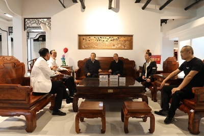 楊志明會長考察調(diào)研紅木分會，助推會務(wù)服務(wù)提質(zhì)升級